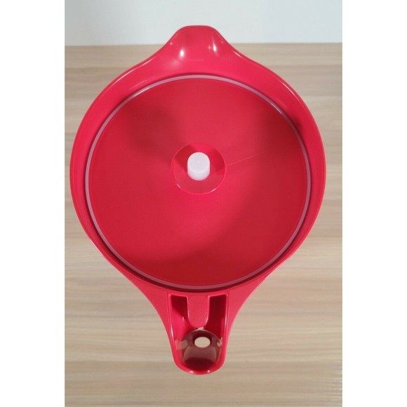 Tupperware Classic Pitcher Red with Infuser Insert One Gallon / 3.8 L - Picture 6 of 7